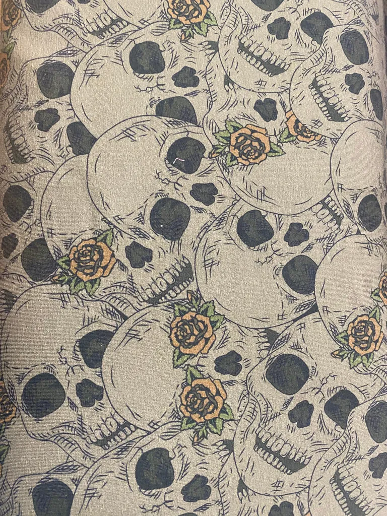 Avalana Sweat Skulls & Roses --- Stof A/S Fabrics