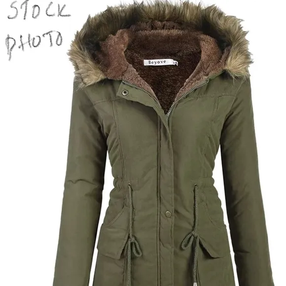 Beyove Faux Fur Lined, Hooded Winter Jacket Coat Size XL Preowned