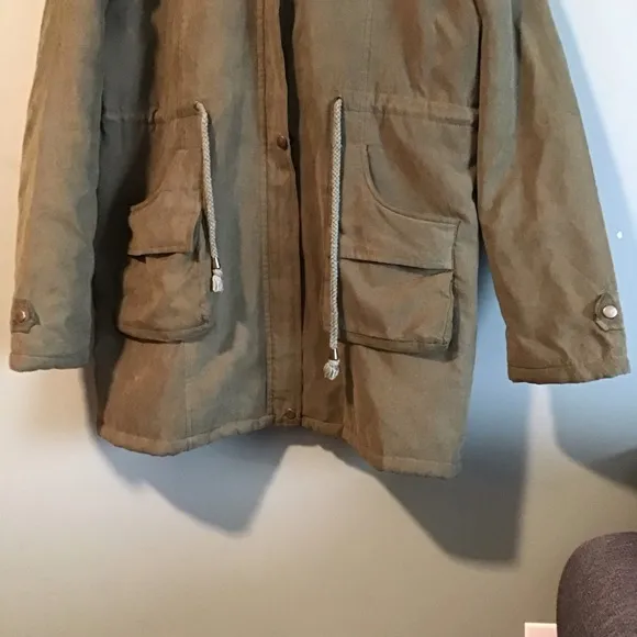 Beyove Faux Fur Lined, Hooded Winter Jacket Coat Size XL Preowned