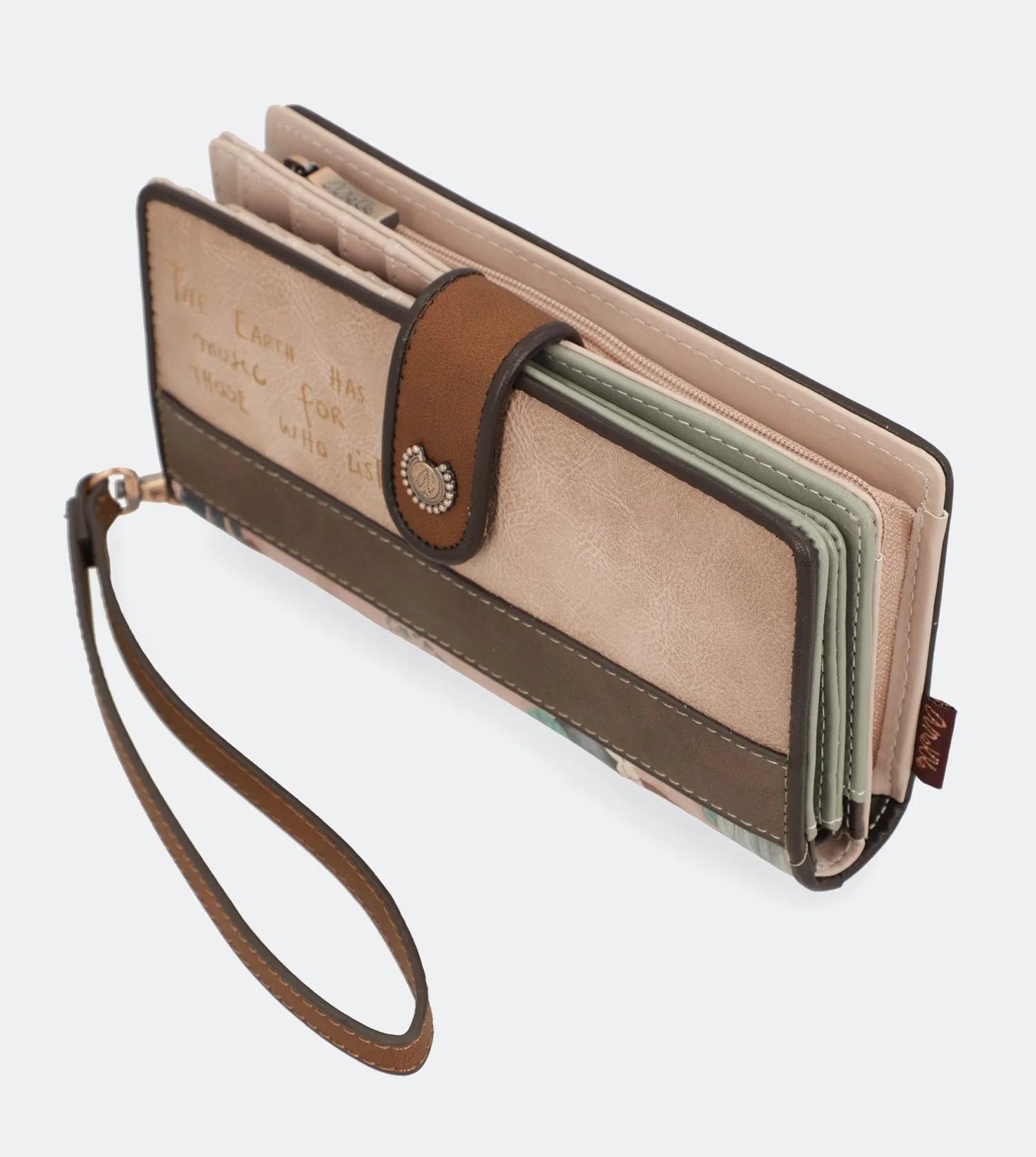 Ixchel Big wallet with a zip