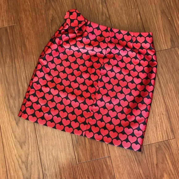 J.CREW Bow Wrap Skirt In Jackquard Hearts Size 2
