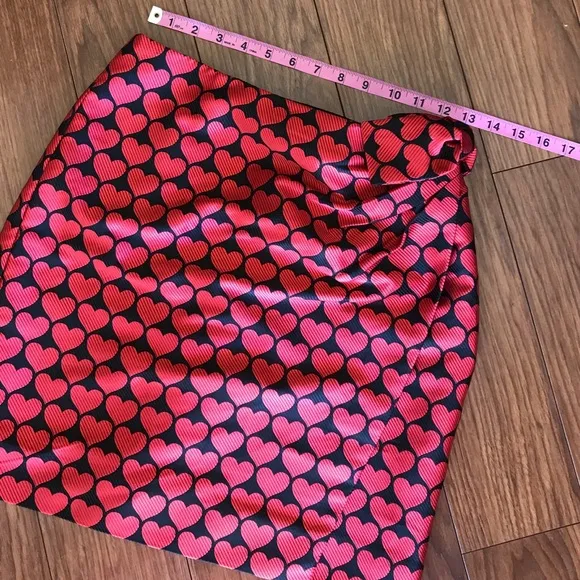 J.CREW Bow Wrap Skirt In Jackquard Hearts Size 2