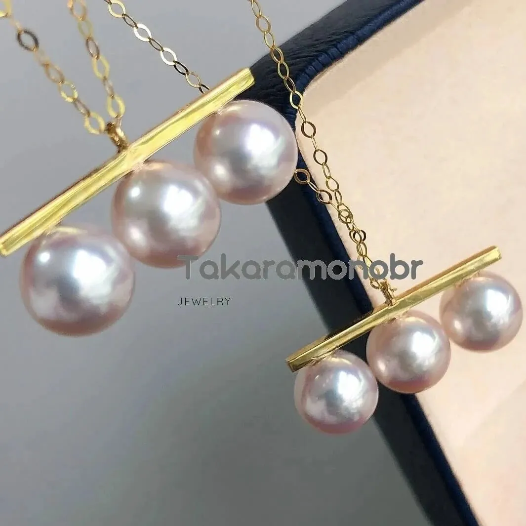 Matchstick 8.0-8.5 mm White Akoya Pearl Pendant Mounted on 18-Karat Yellow Gold