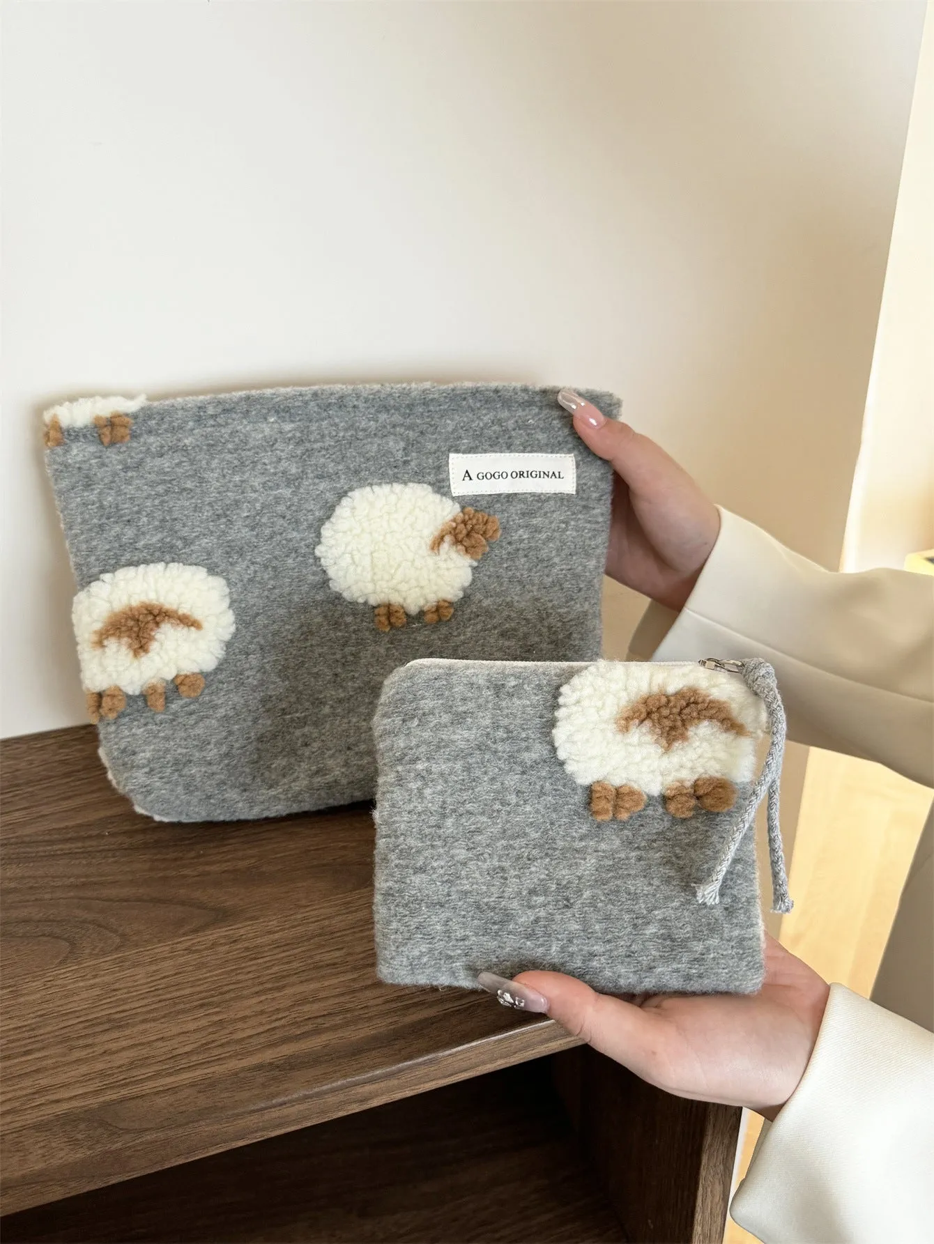 New Woolen and Lamb Wool Cosmetic Bag, Cosmetic Storage Pouch, Inner Pouch, Red Packet Holder, Portable Large-Capacity Handbag. C-241217-3
