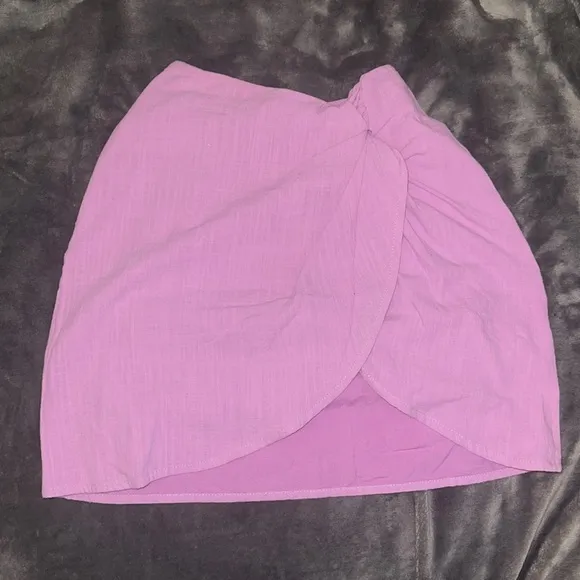 NWOT White Fox boutique knot mini skirt with slit