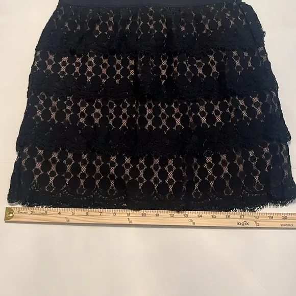 NWT Ann Taylor Petite Eyelash Lace Skirt Black &amp; Tan Size 10P