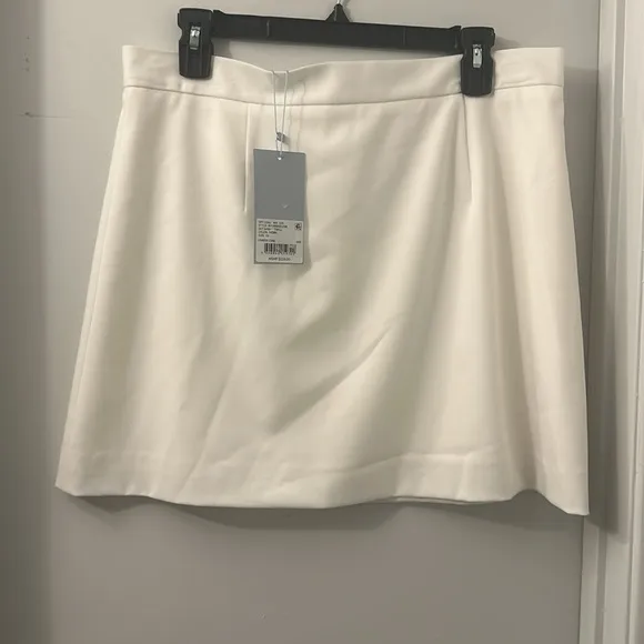 NWT Antonio Melani Sabine Twill Zip BackMini Skirt color Ivory
