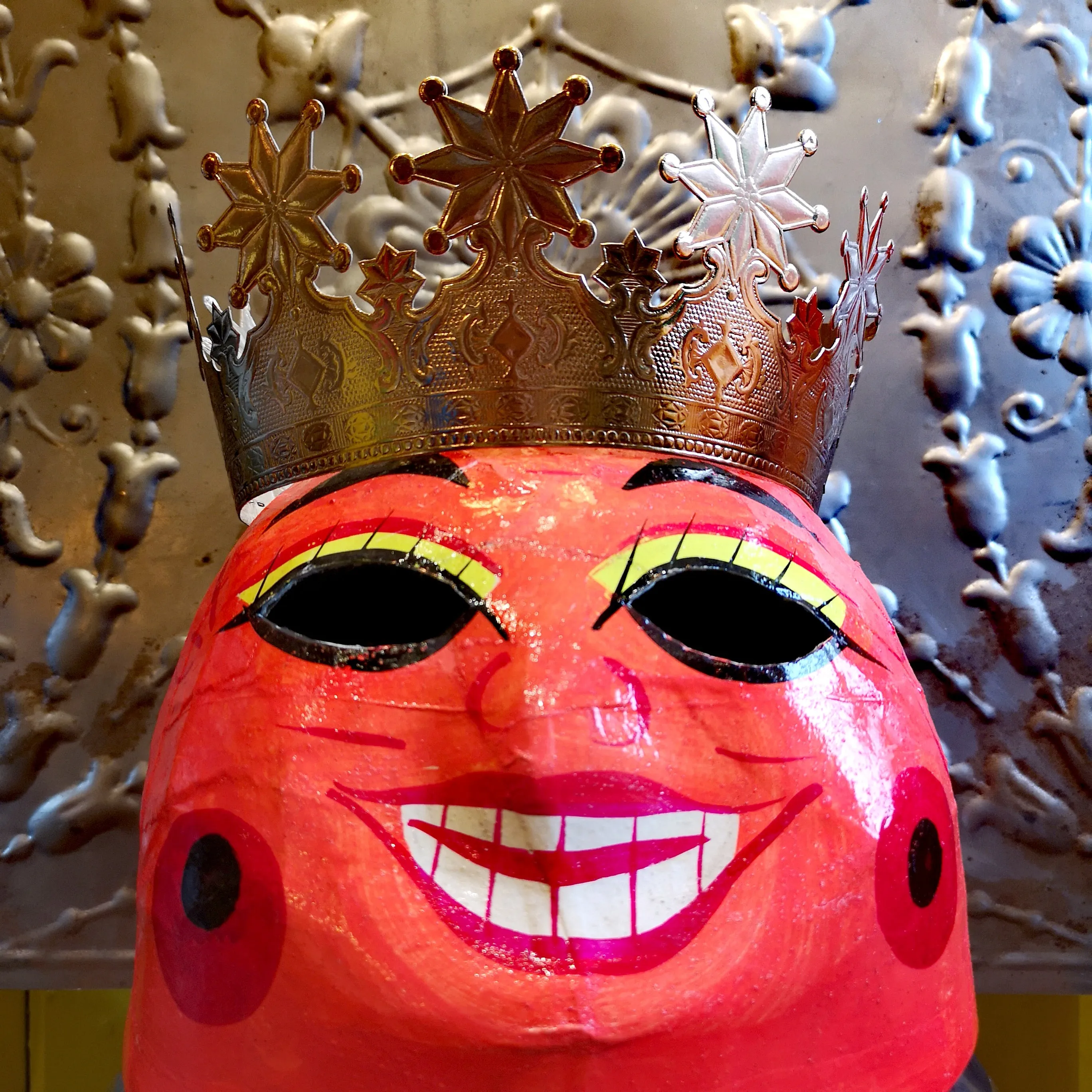 Regal crowns from embossed card