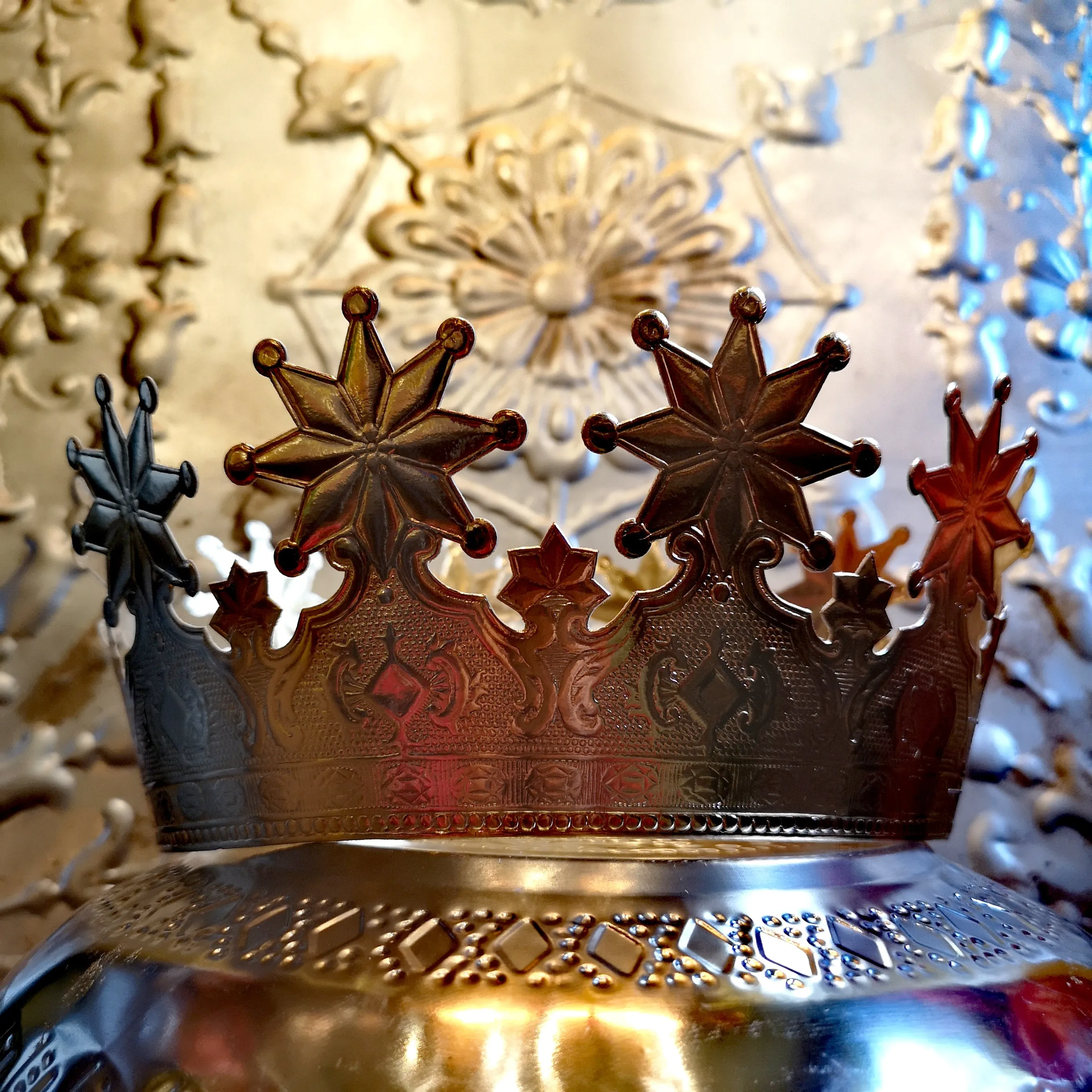 Regal crowns from embossed card