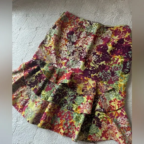 Vintage Anthropologie Odille Gold AccentFloral Print Ruffled Hem Pencil Skirt 8