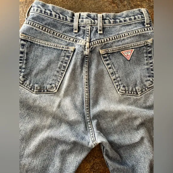 Vintage women’s Guess tapered leg made in the USA Jean. Size 30
