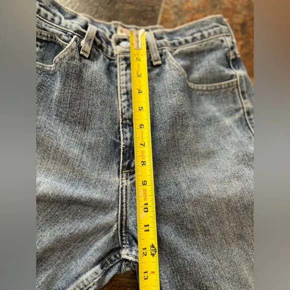 Vintage women’s Guess tapered leg made in the USA Jean. Size 30