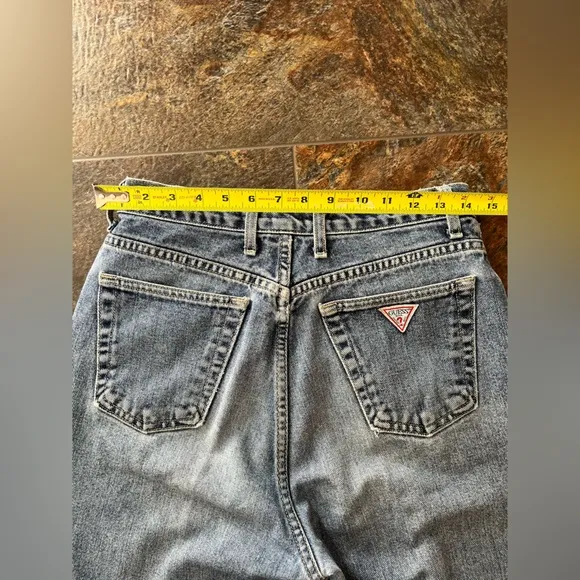 Vintage women’s Guess tapered leg made in the USA Jean. Size 30