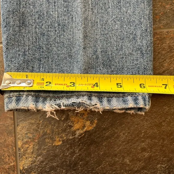 Vintage women’s Guess tapered leg made in the USA Jean. Size 30